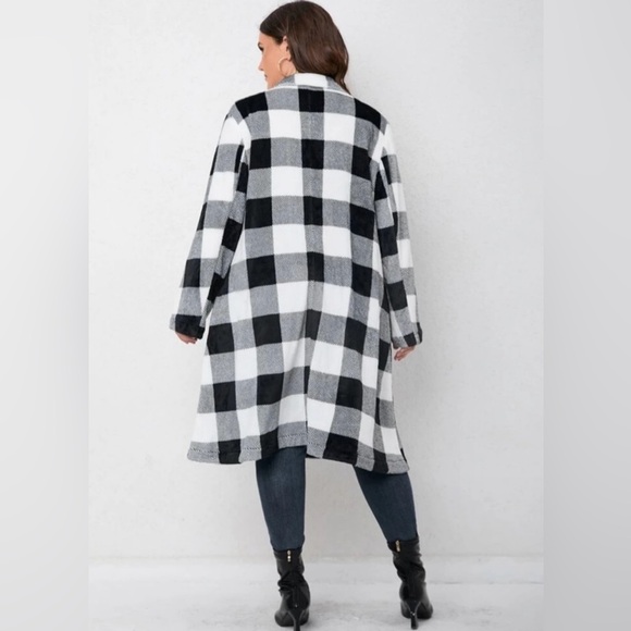 PLUS SIZE FLANNEL BUTTON DOWN PLAID - Picture 3 of 5